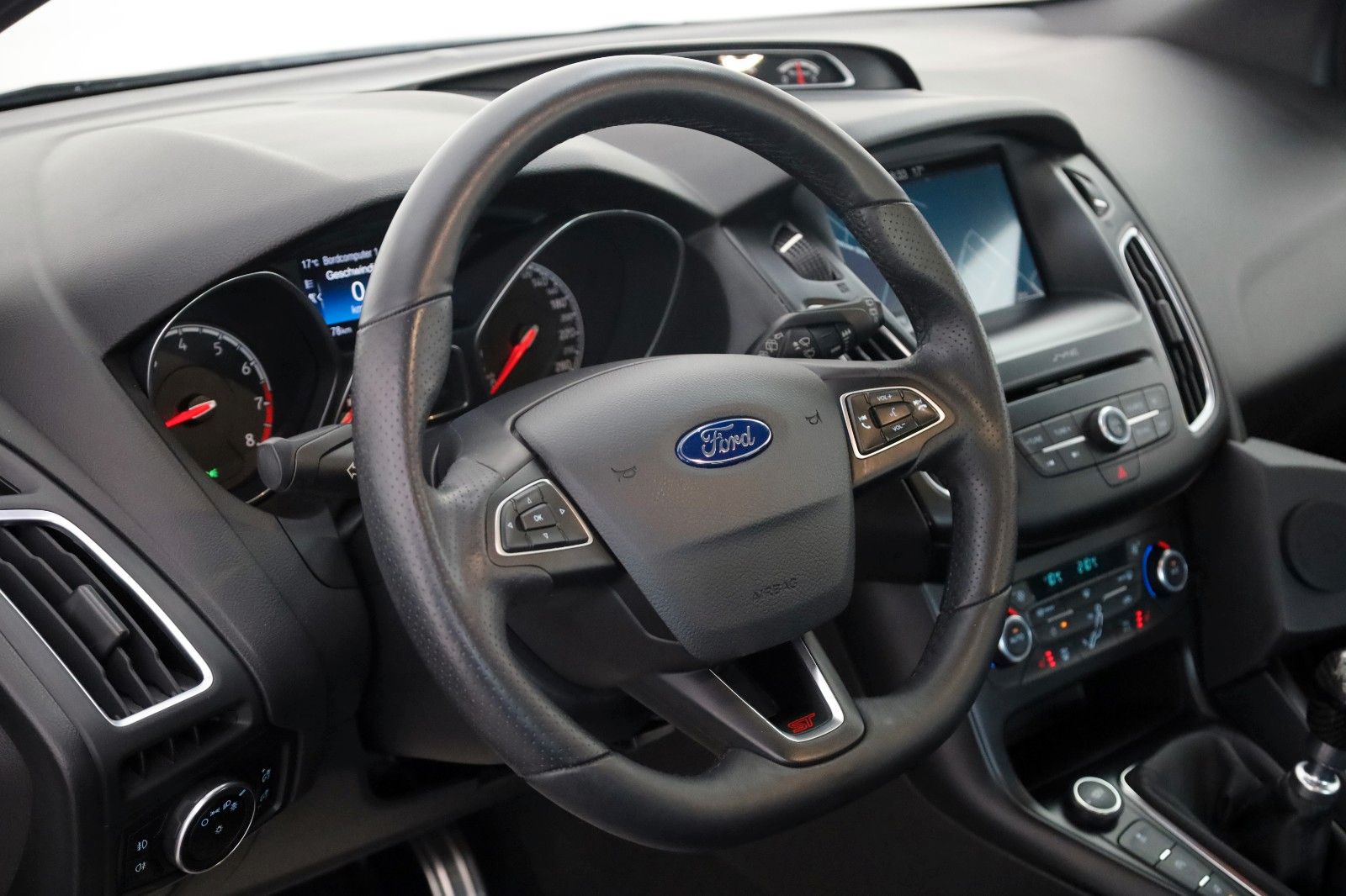 Fahrzeugabbildung Ford Focus Turnier ST Recaro,Leder,Navi,Xenon,Sony,SH