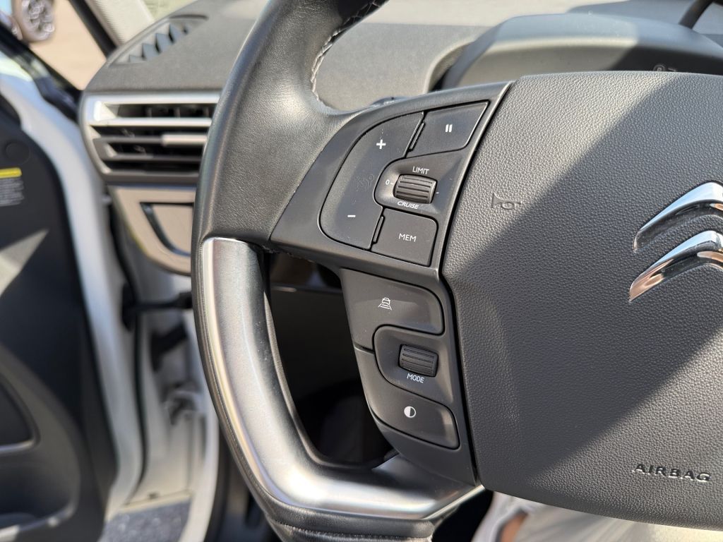 Fahrzeugabbildung Citroën Grand C4 Spacetourer PureTech 130 EAT8 SHINE
