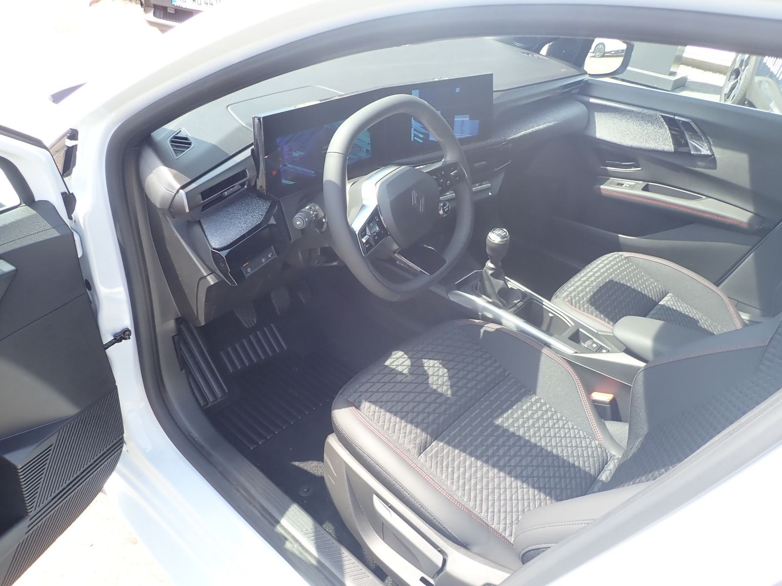 Fahrzeugabbildung Renault Clio Techno TCe 115