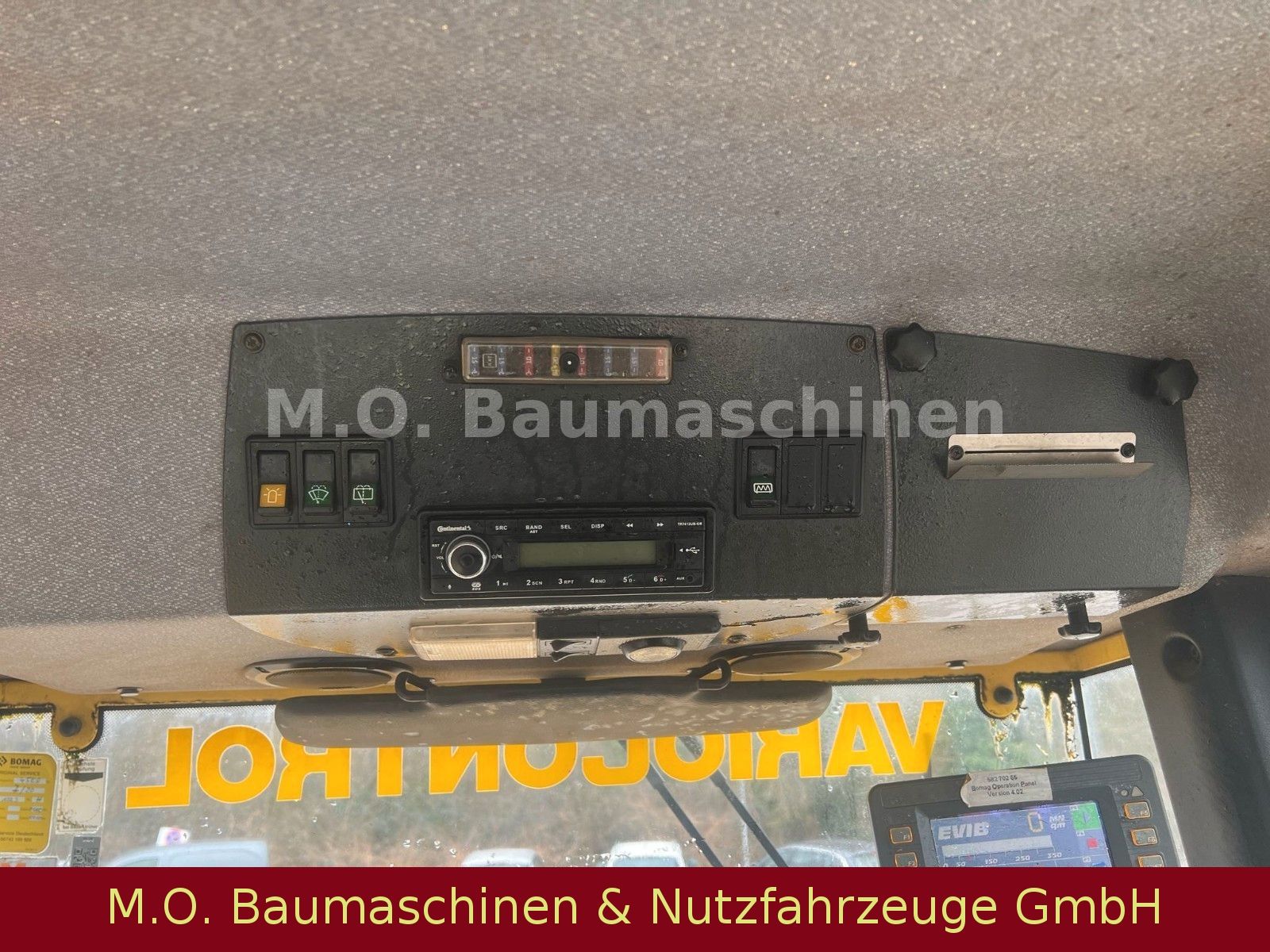 Fahrzeugabbildung BOMAG BW 213 D4-4BVC / 14,9 T / Walzenzug /