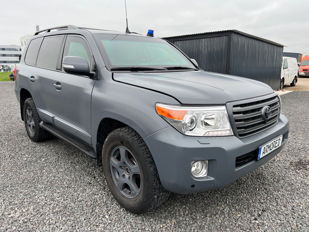 Image of Toyota Land Cruiser