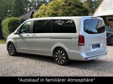 Mercedes V 220 - 6
