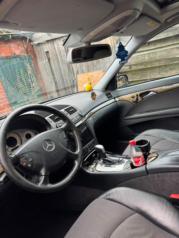 Mercedes-Benz E 320