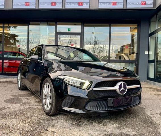 MERCEDES-BENZ MERCEDES-BENZ A 180 Classe A - BUSINESS *SOLO 67