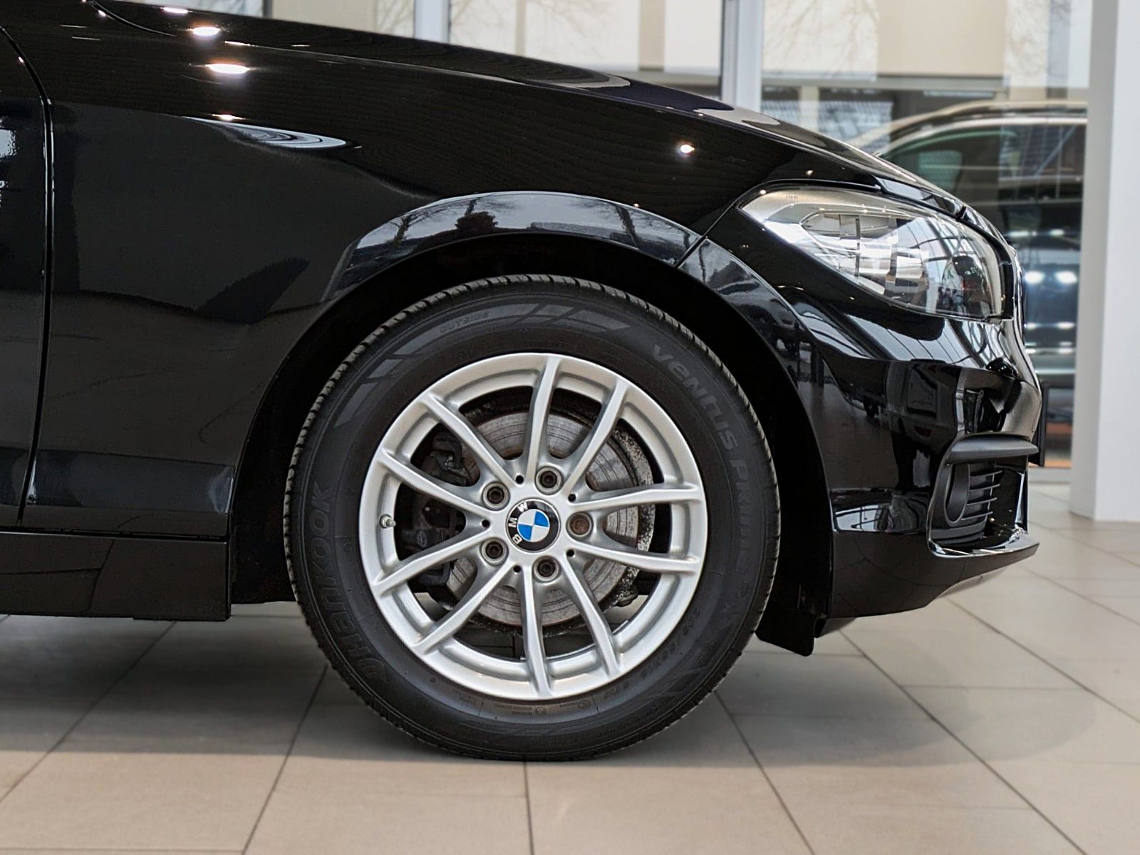 Fahrzeugabbildung BMW 116d 5 Trg KLIMAAUT NAVI SITZHZG PDC 1.HAND ALU