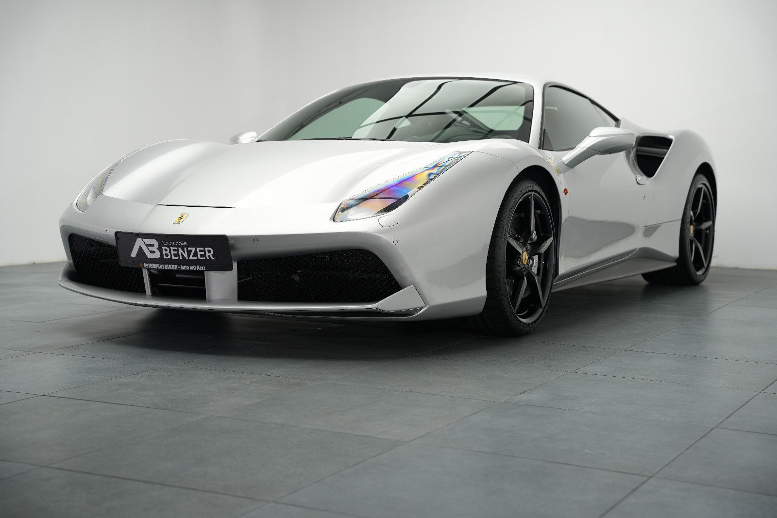 Fahrzeugabbildung Ferrari 488 GTB GTB Coupé DCT/SCUDERIA/KAMERA/
