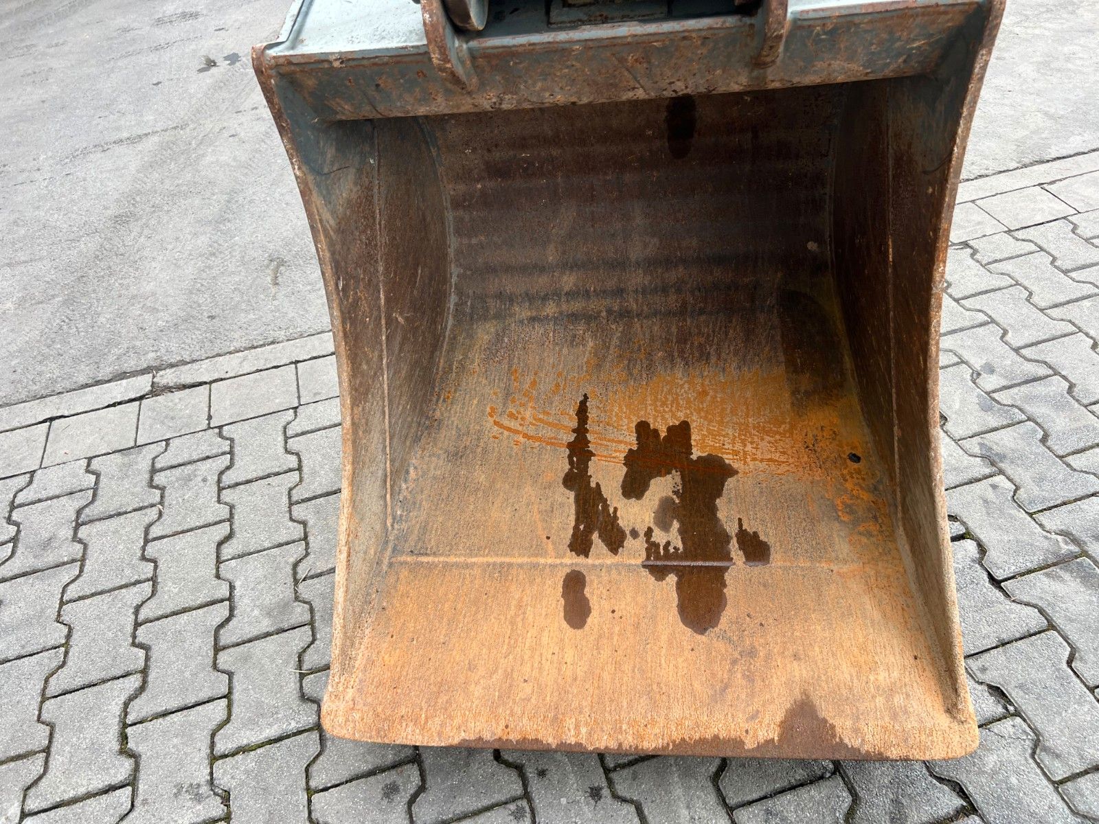 Fahrzeugabbildung Liebherr A 910 C Litronic / 2.381h / SW33