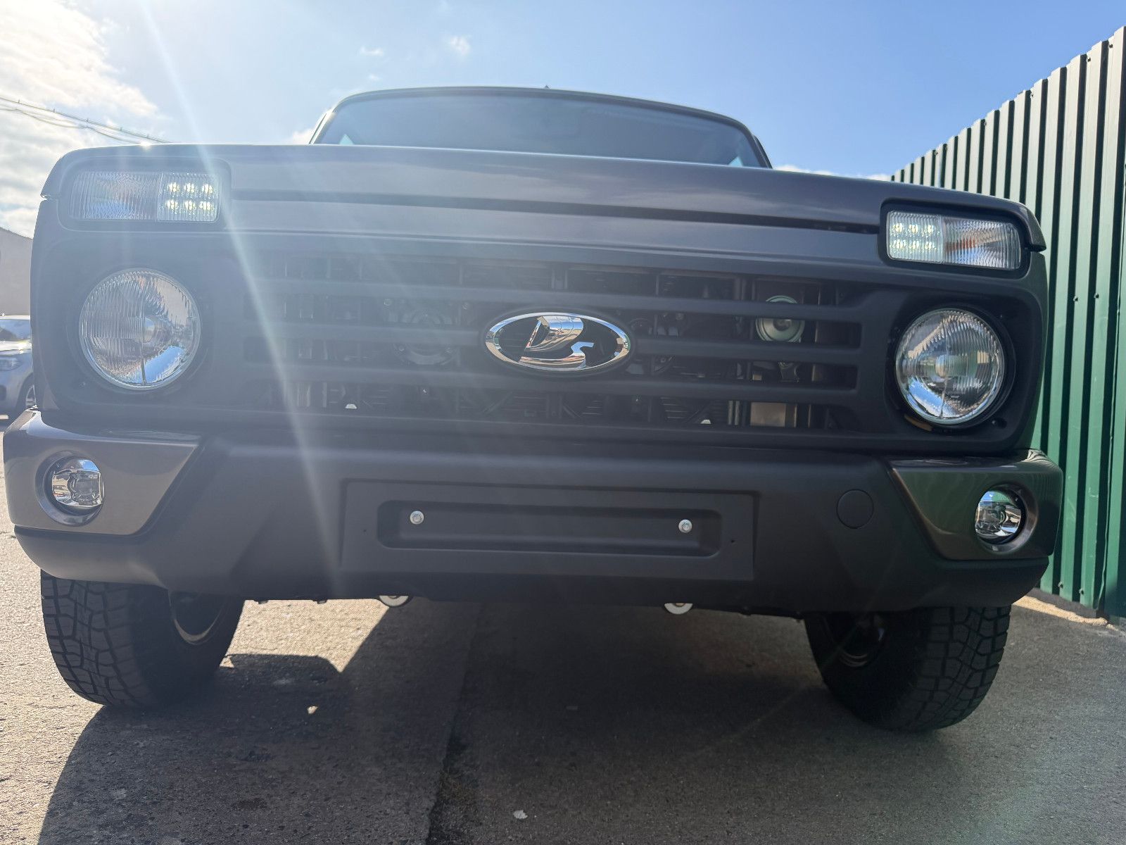 Fahrzeugabbildung Lada Niva LEGEND URBAN "PREMIUM PLUS"!