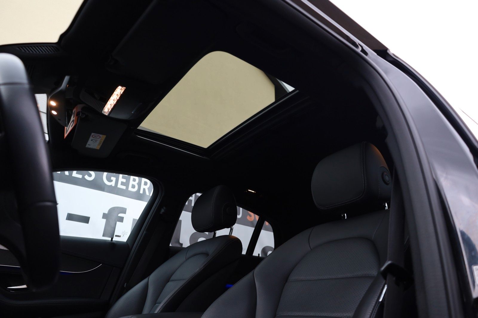 Fahrzeugabbildung Mercedes-Benz GLC 300e Coupe 4M,Leder,Navi,LED,GSD,360Kamera