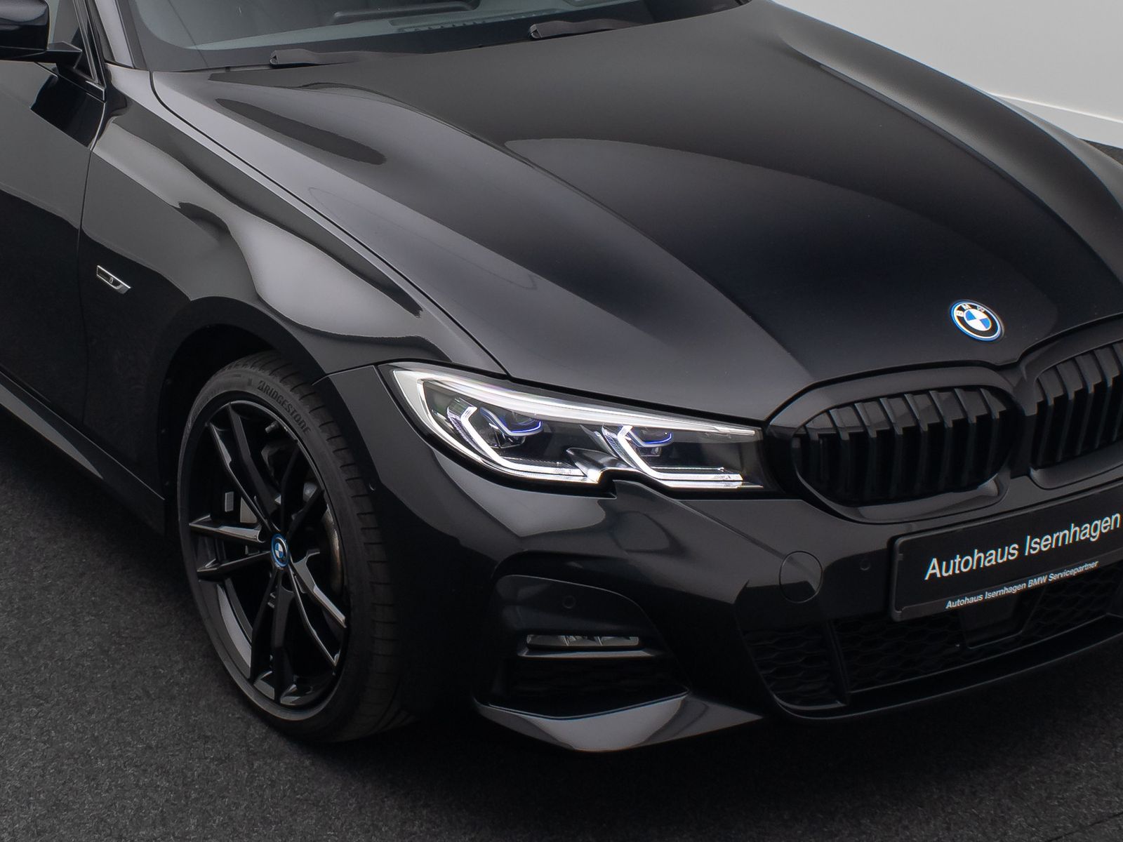 Fahrzeugabbildung BMW 330e M Sport DAB Laser HUD AHK Kamera Panorama