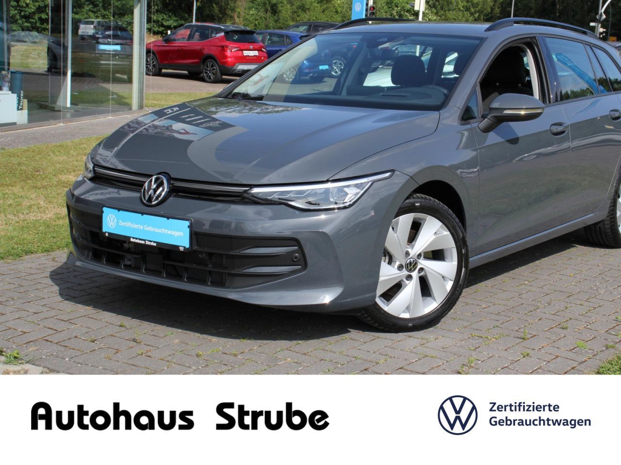 Volkswagen Golf VIII Variant Life 2.0 TDI RÜKAMERA AHK ACC