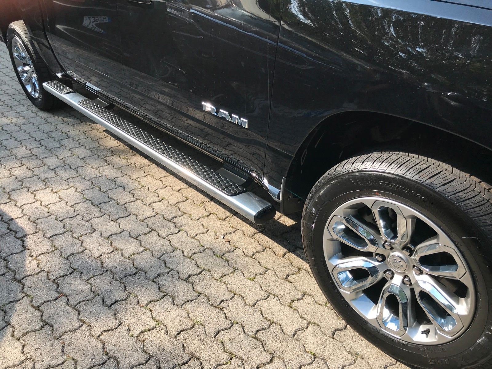 Fahrzeugabbildung Dodge RAM 1500 Laramie Sport *LPG*AHK*Navi*MY23