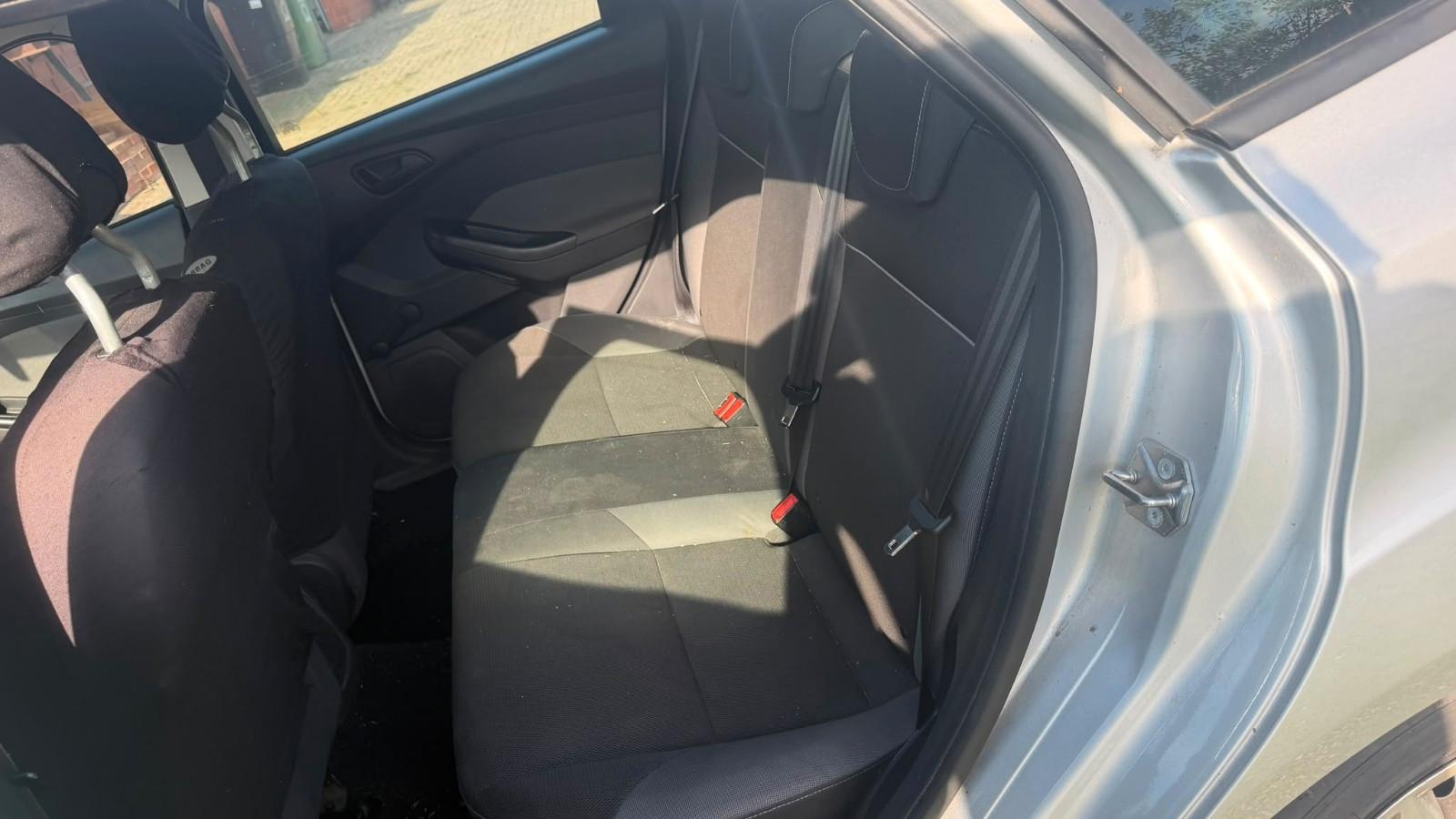 Ford Focus 2013 — photo 8