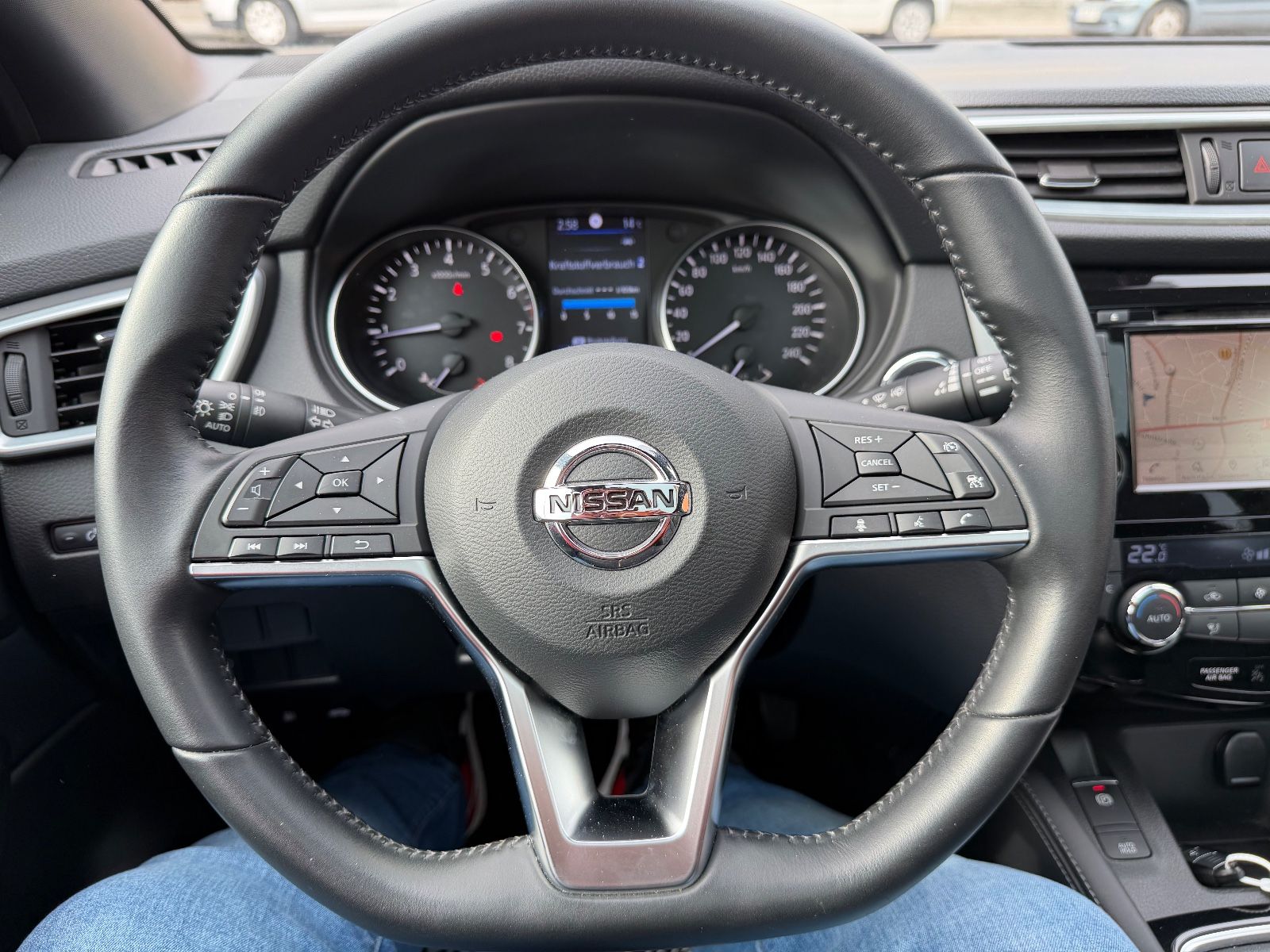 Fahrzeugabbildung Nissan Qashqai Tekna+ VOLLAUSSTATTUNG 19 ZOLL BOSE