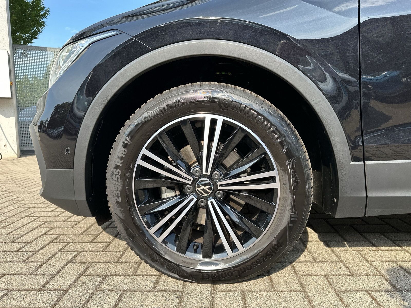 Fahrzeugabbildung Volkswagen Tiguan 1.5 TSI DSG Move MATRIX eKLAPPE KAMERA
