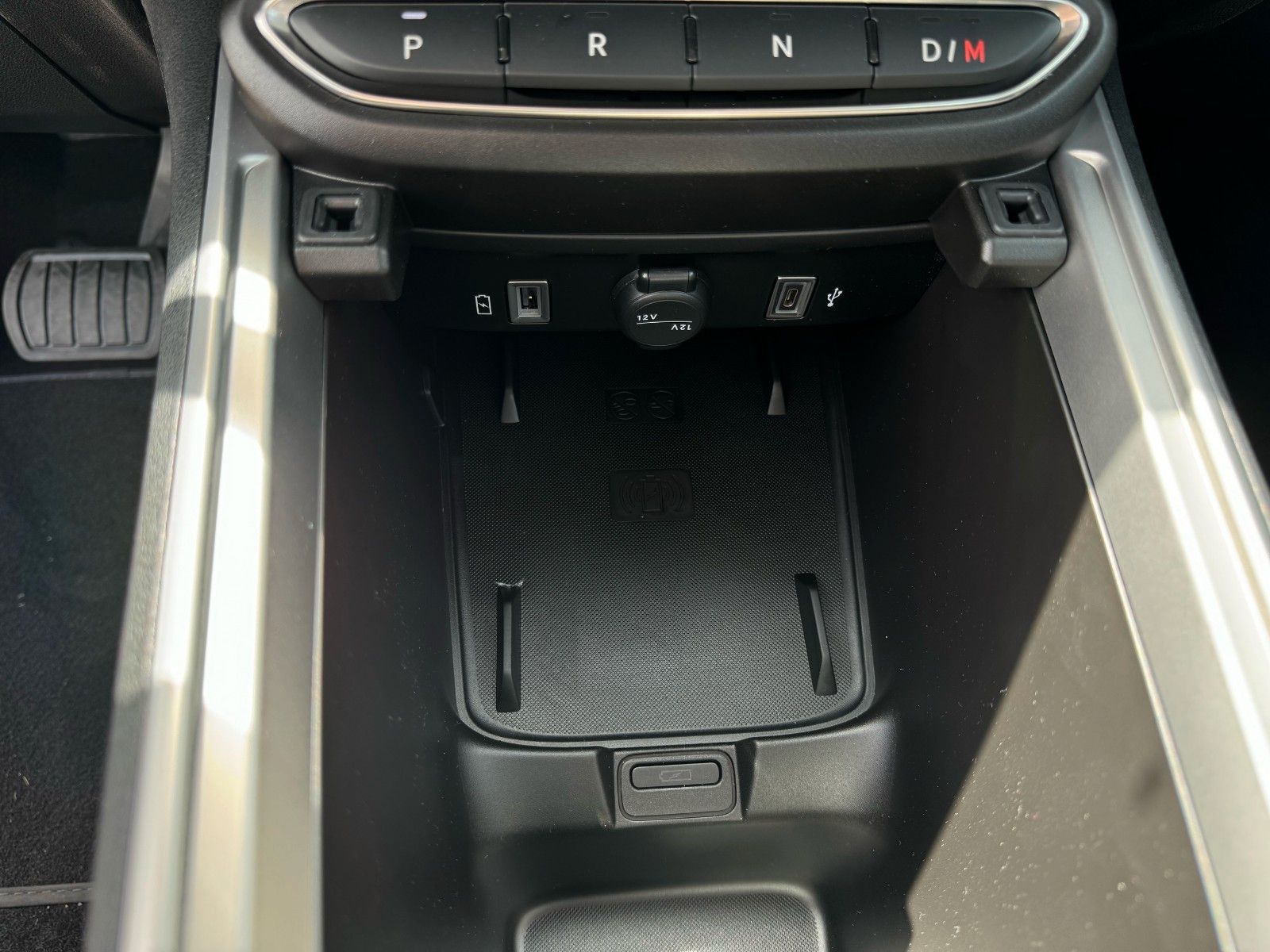Fahrzeugabbildung Jeep MY24 Altitude 1.2l e-Hybrid Navi / Sitzheizung