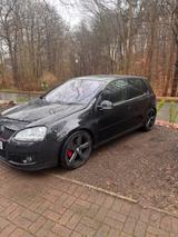 Volkswagen Golf 2.0 GTI Pirelli  - Volkswagen Golf GTI pirelli mit Benzin-Antrieb