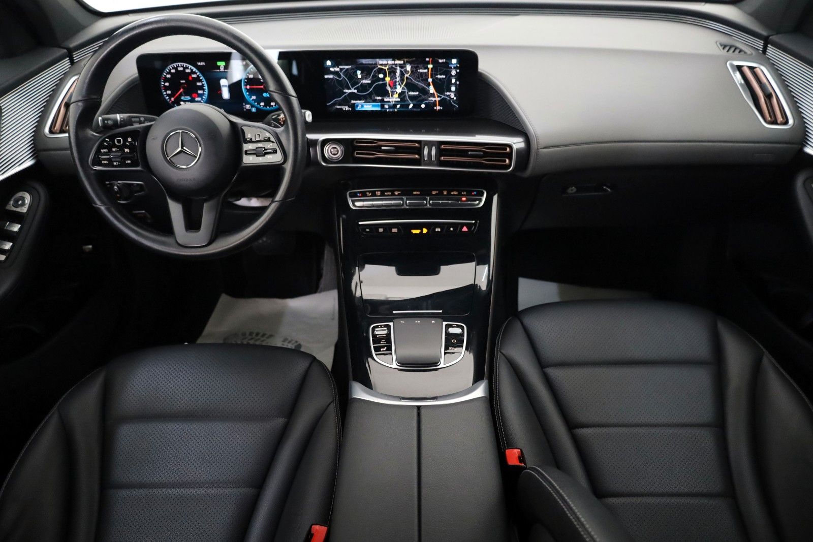 Fahrzeugabbildung Mercedes-Benz EQC 400 4Matic,Leder,Navi,LED,SH,Kamera,AHK