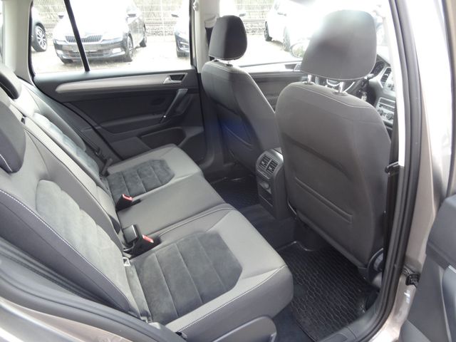 Fahrzeugabbildung Volkswagen Golf Sportsvan/1.Hand/37.200km/DSG/PDC/Garantie