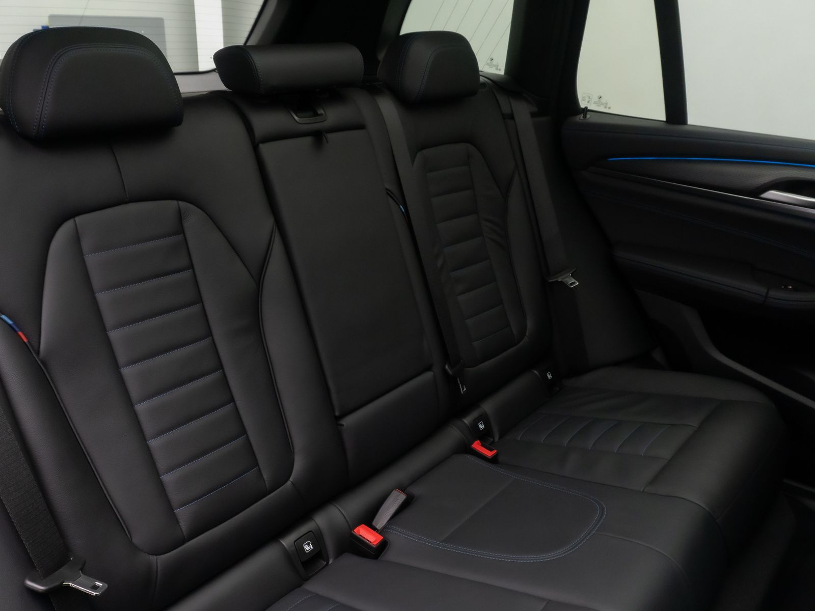 Fahrzeugabbildung BMW X3 xD30e M Sport Laser DAB Kamera HUD Panorama