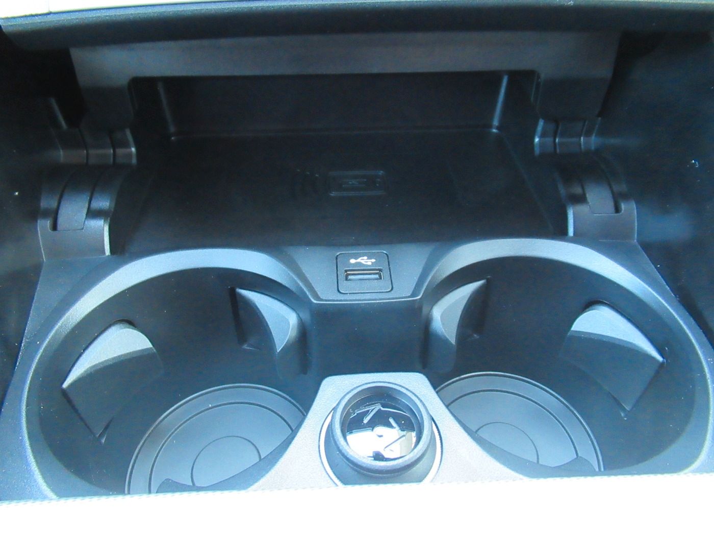 Fahrzeugabbildung BMW i4 eDrive35 M-Sportpaket DrivAssi/HiFi/RFK/LED