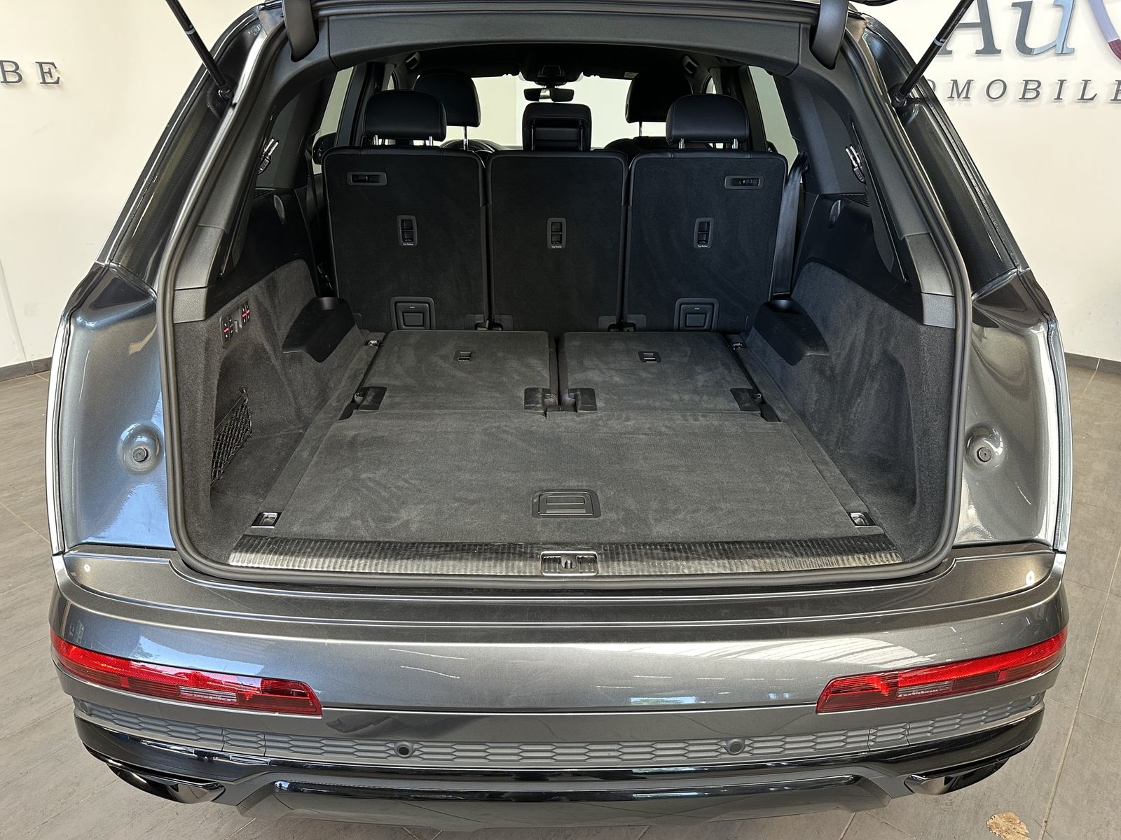 Fahrzeugabbildung Audi Q7 50 TDI S-Line Black 7Sitzer NAV+MATRIX+AHK+VC