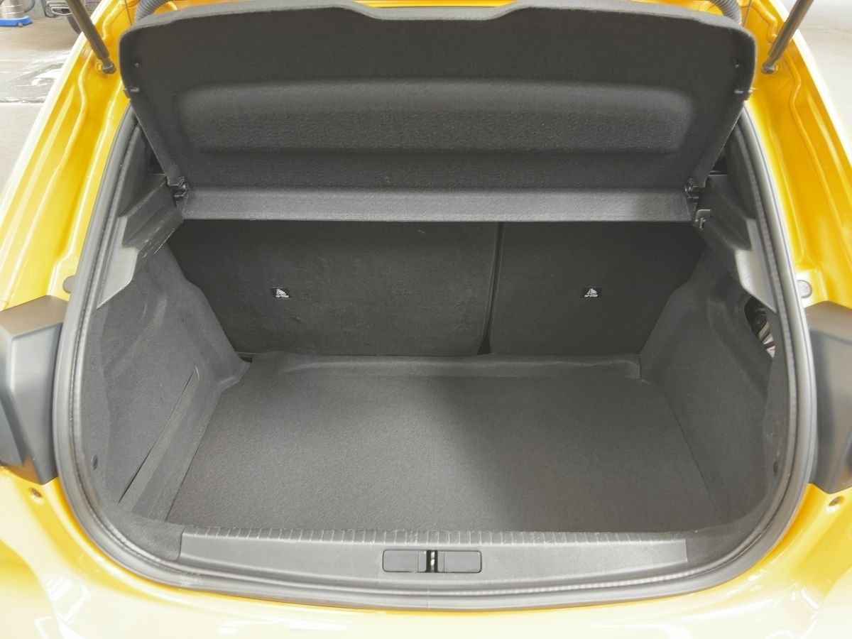 Peugeot 208 - Bild 17