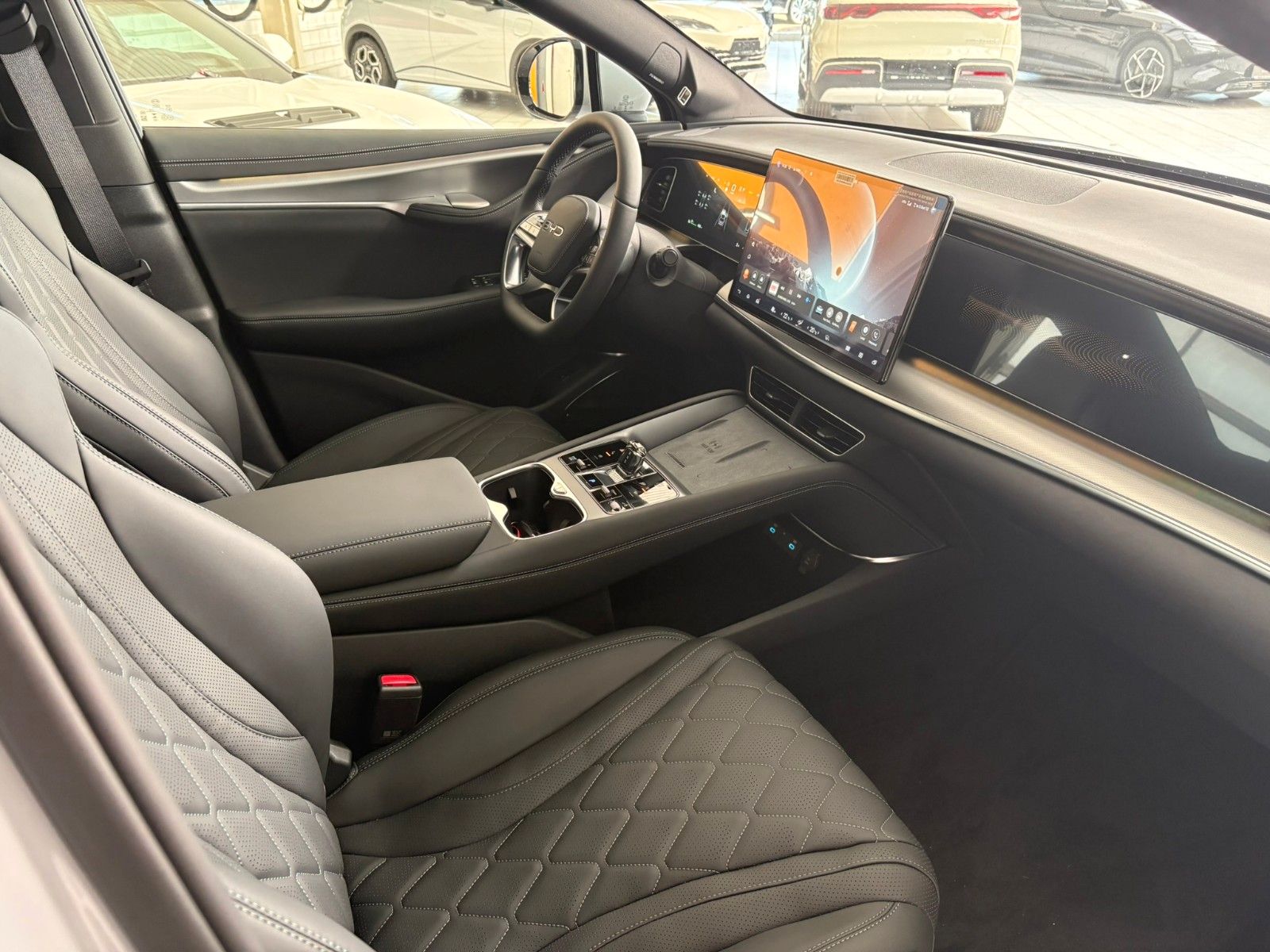 BYD SEALION 7