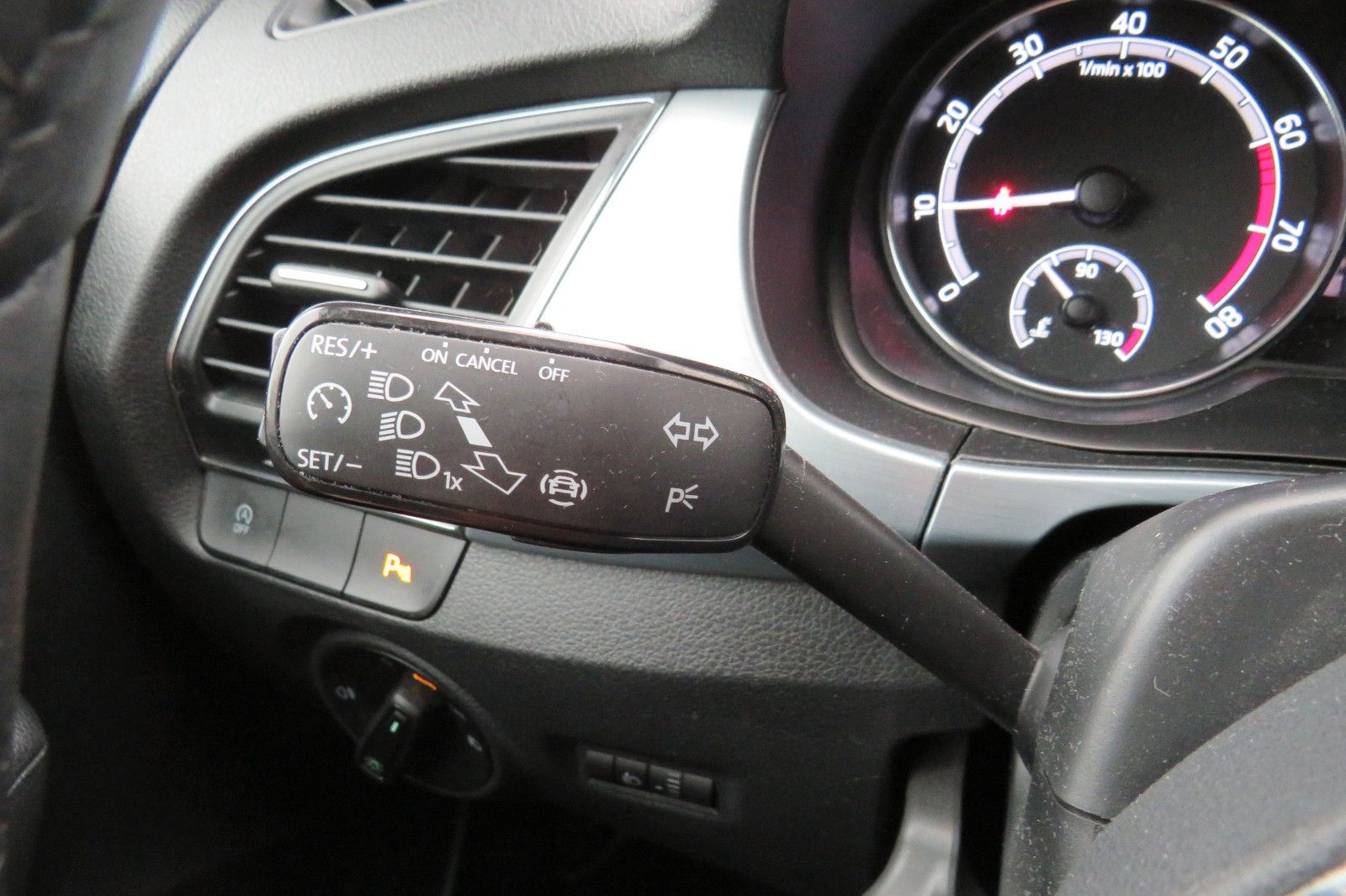 Fahrzeugabbildung SKODA Fabia Combi Ambition AHK SITZH. NAVI PDC 1.HD