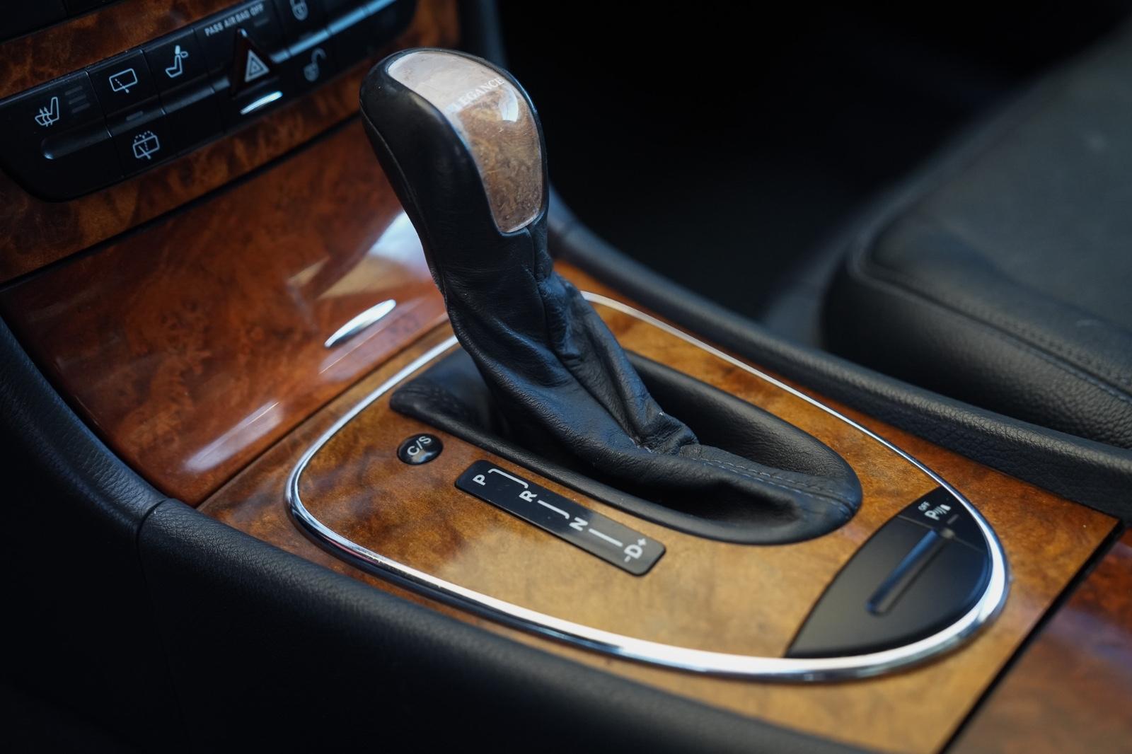 Mercedes-Benz E270 2004 — photo 14