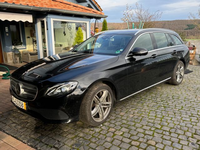 Mercedes-Benz E 400 4MATIC T AVANTGARDE Autom. AVANTGARDE