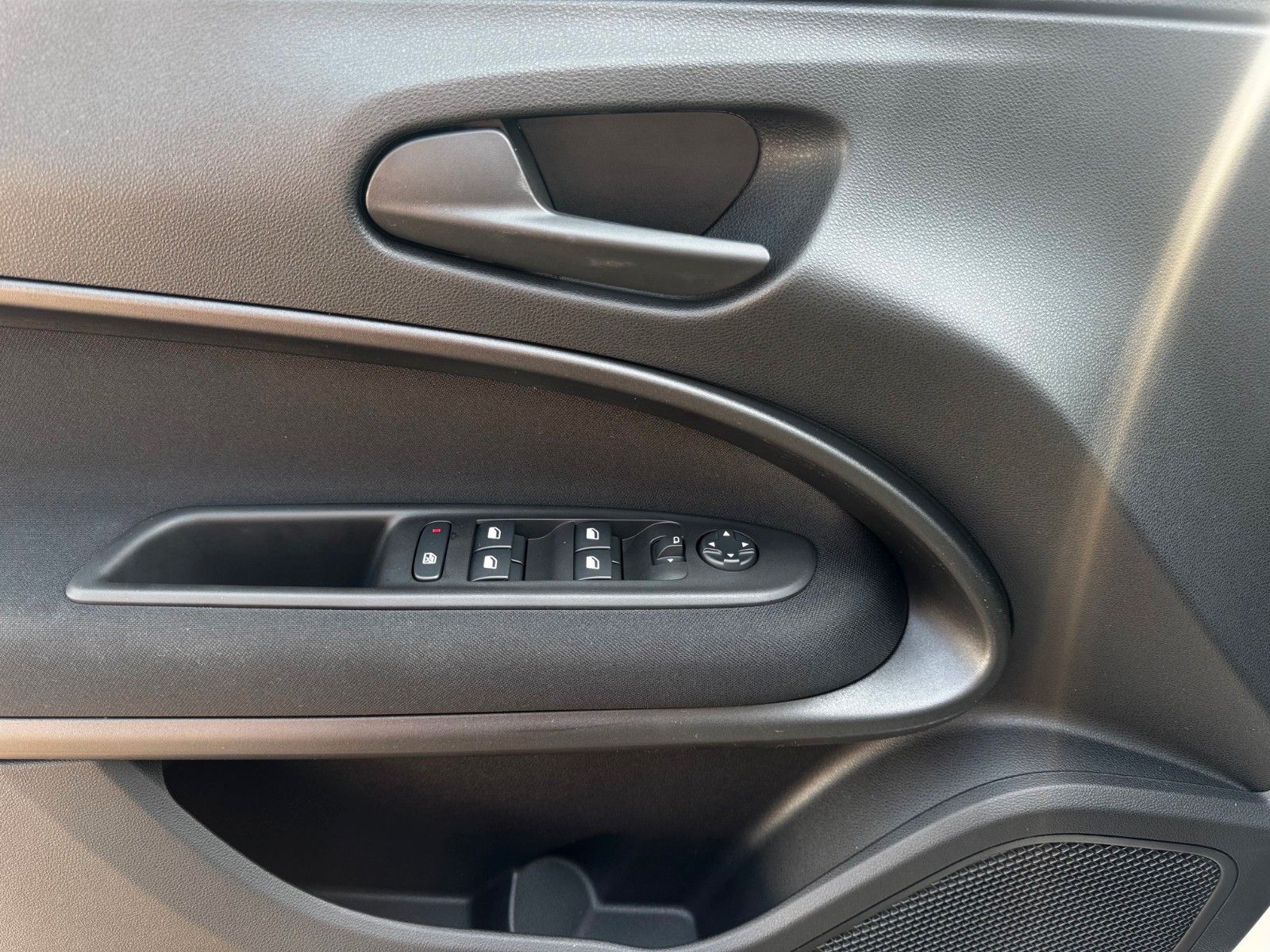Fahrzeugabbildung Fiat 600 1.2 Automatik 100PS Sonderedi. NAVI KAMERA