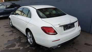 Mercedes E 200 - 4