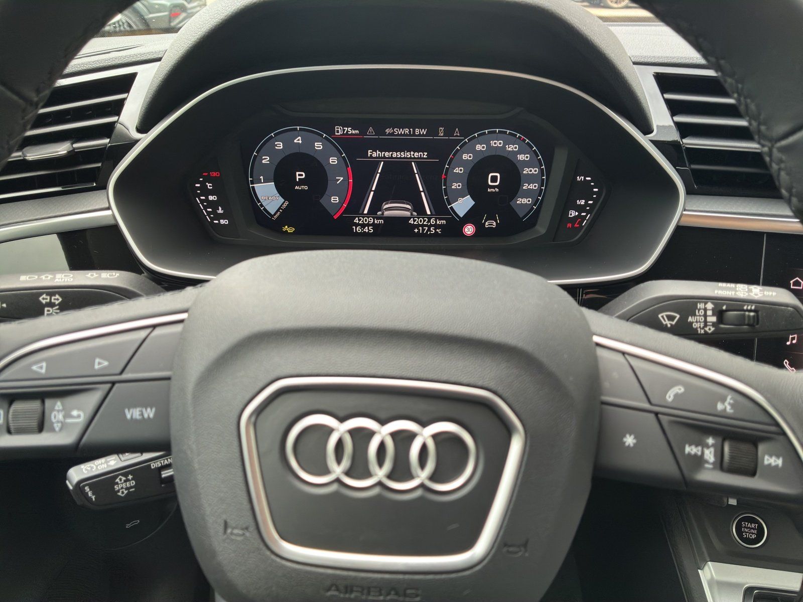 Fahrzeugabbildung Audi Q3 Sportback S line 35 TFSI AHK,LED,Navi,PDC,LM