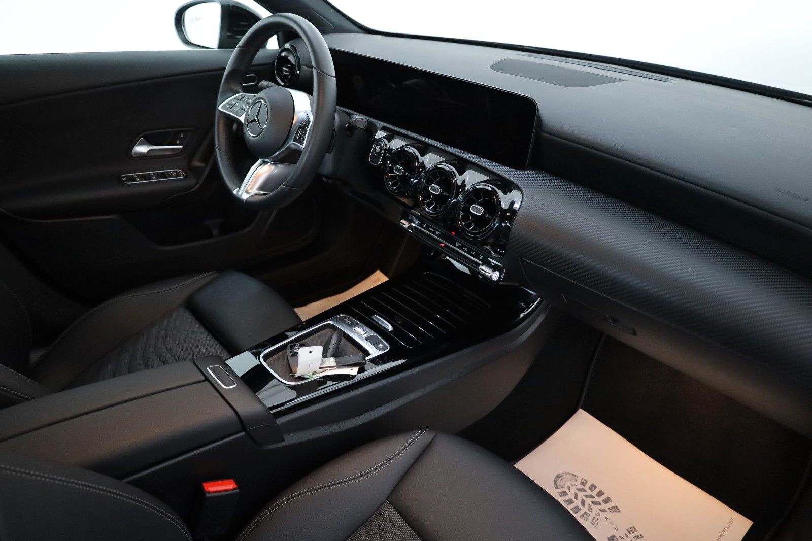 Fahrzeugabbildung Mercedes-Benz A 250e T.Leder,Navi,LED,SH,PDC,Kamera,Park Paket