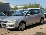 Ford Focus Turnier Ghia *Zahnriemen neu*TÜV*Allwetter - Ford Focus aus 2005: Kombi