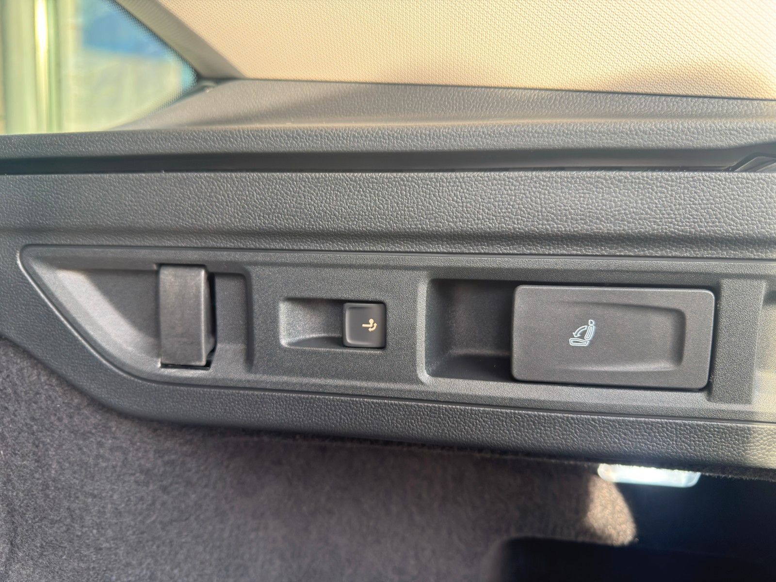 Fahrzeugabbildung SKODA Superb Combi 1.5 TSI iV 150 kW L&K