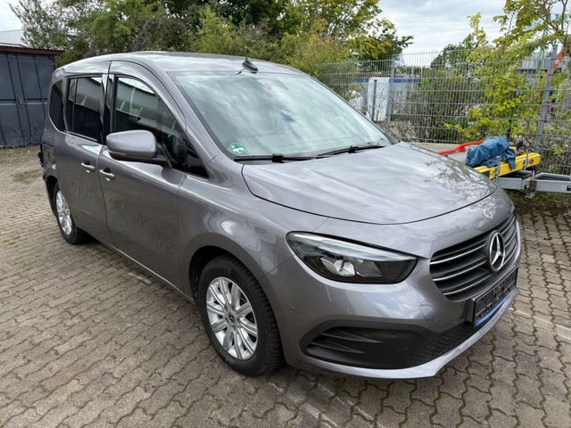 Mercedes-Benz T-Class 180 d EDITION LEDER NAVI AUTOMATIK LED