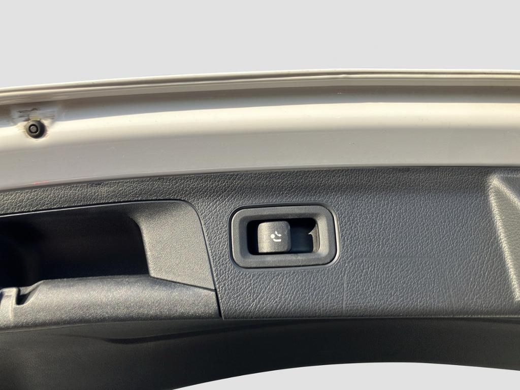 Fahrzeugabbildung Mercedes-Benz A 250 e Kompaktlimousine Night Paket*Kamera*LED