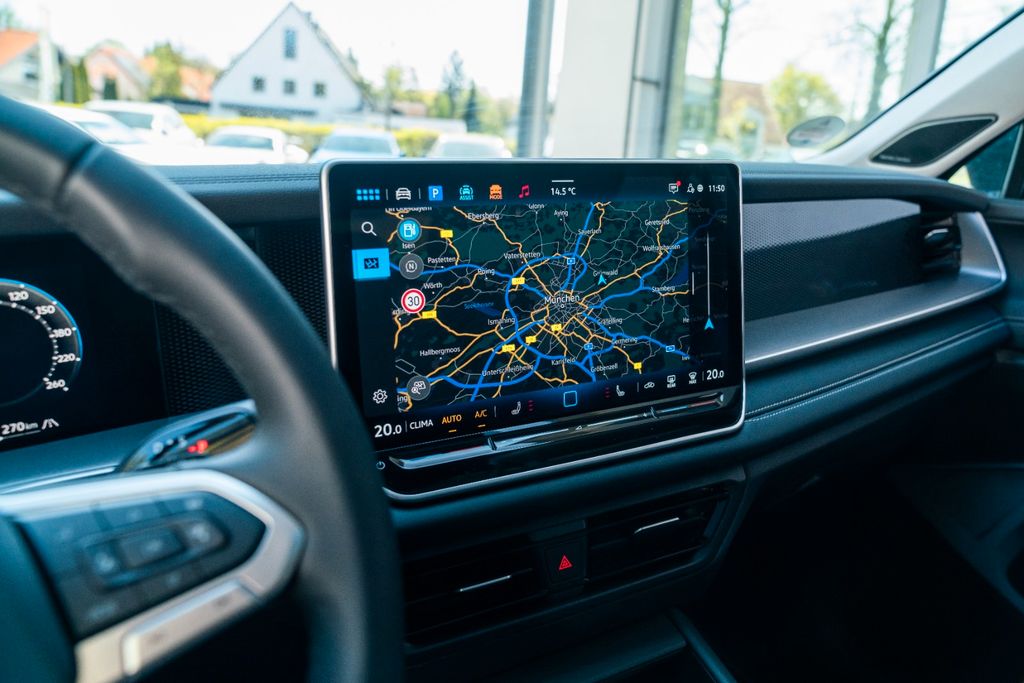 VW Tayron 1.5 eTSI Life/ AHK/ IQ DRIVE/ PANO/ ACC VW Tayron 1.5 eTSI Life/ AHK/ IQ DRIVE/ PANO/ ACC