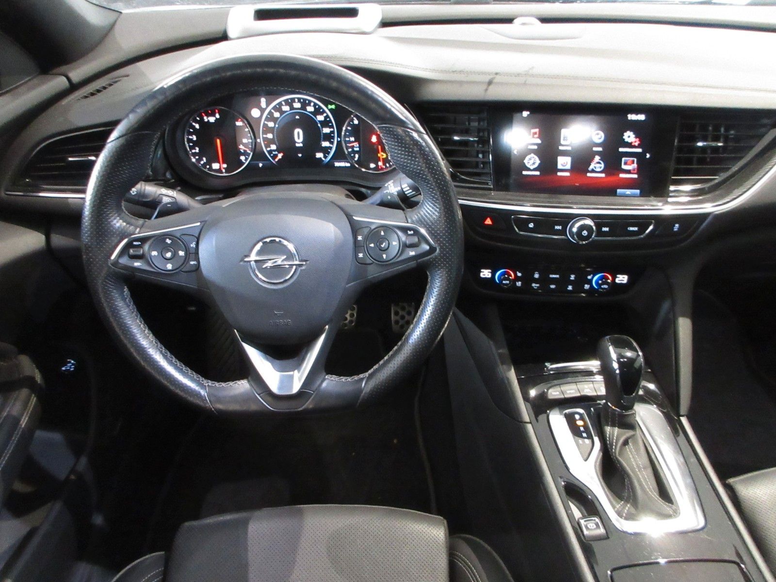 Fahrzeugabbildung Opel Insignia B ST Innovation 4x4 LEDER/4xSHZ/LHZ/AHK