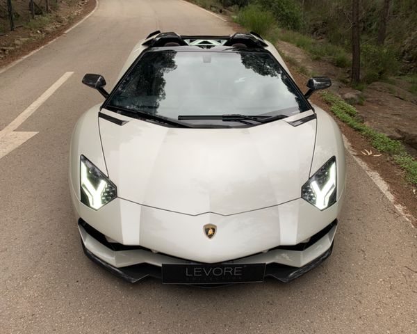 LAMBORGHINI Aventador