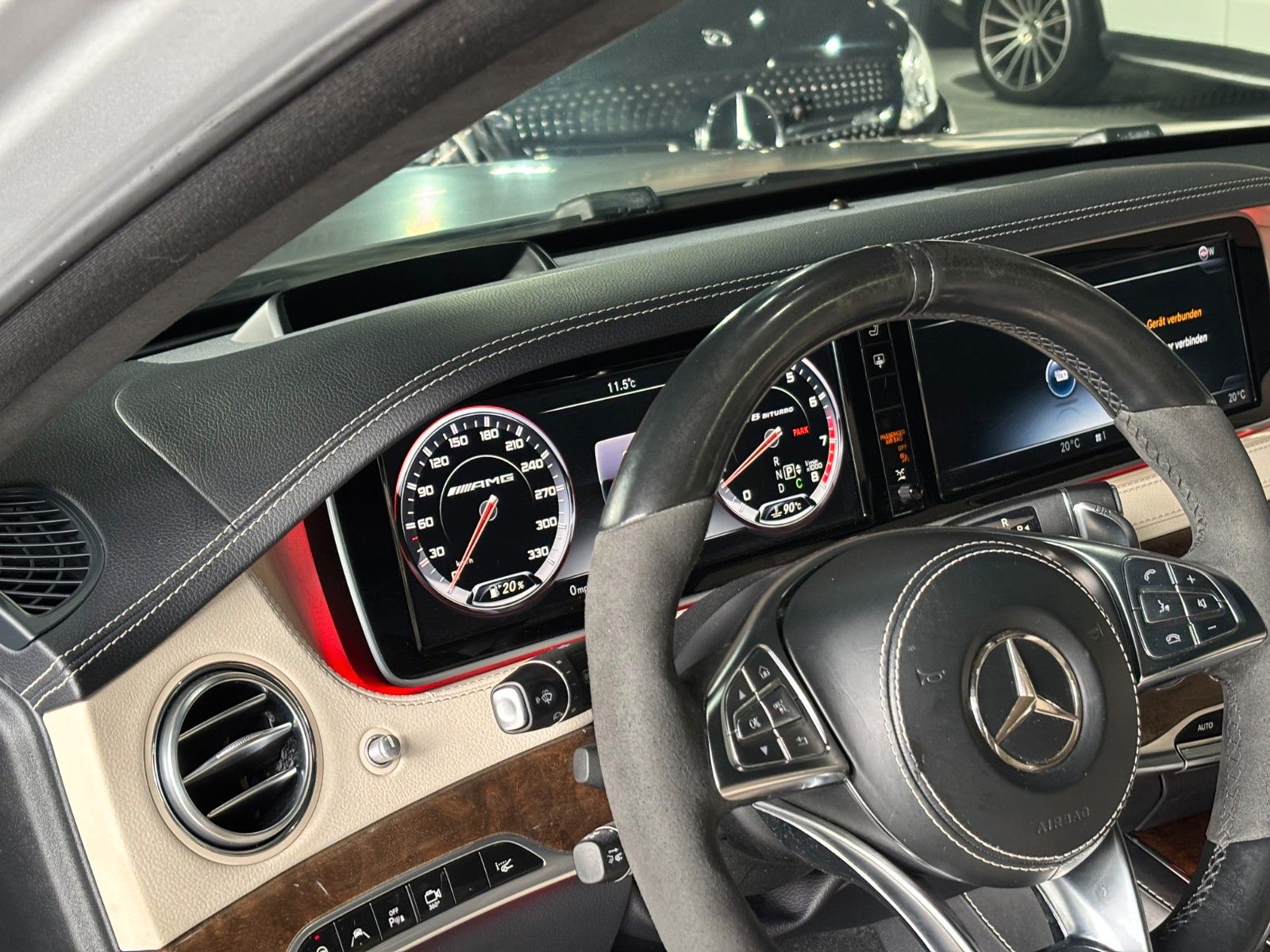 Fahrzeugabbildung Mercedes-Benz S 63 AMG L *Designo*Pano*Burmester*HUD*360KAM