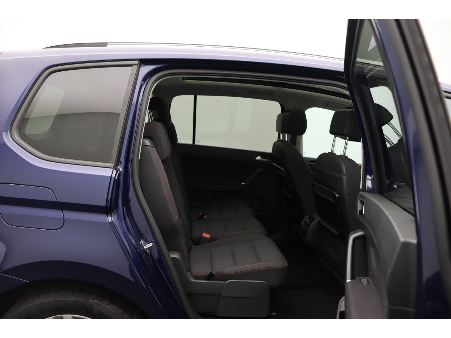 Fahrzeugabbildung Volkswagen Touran Comfortline BMT ACC, Pano, Schiebedach