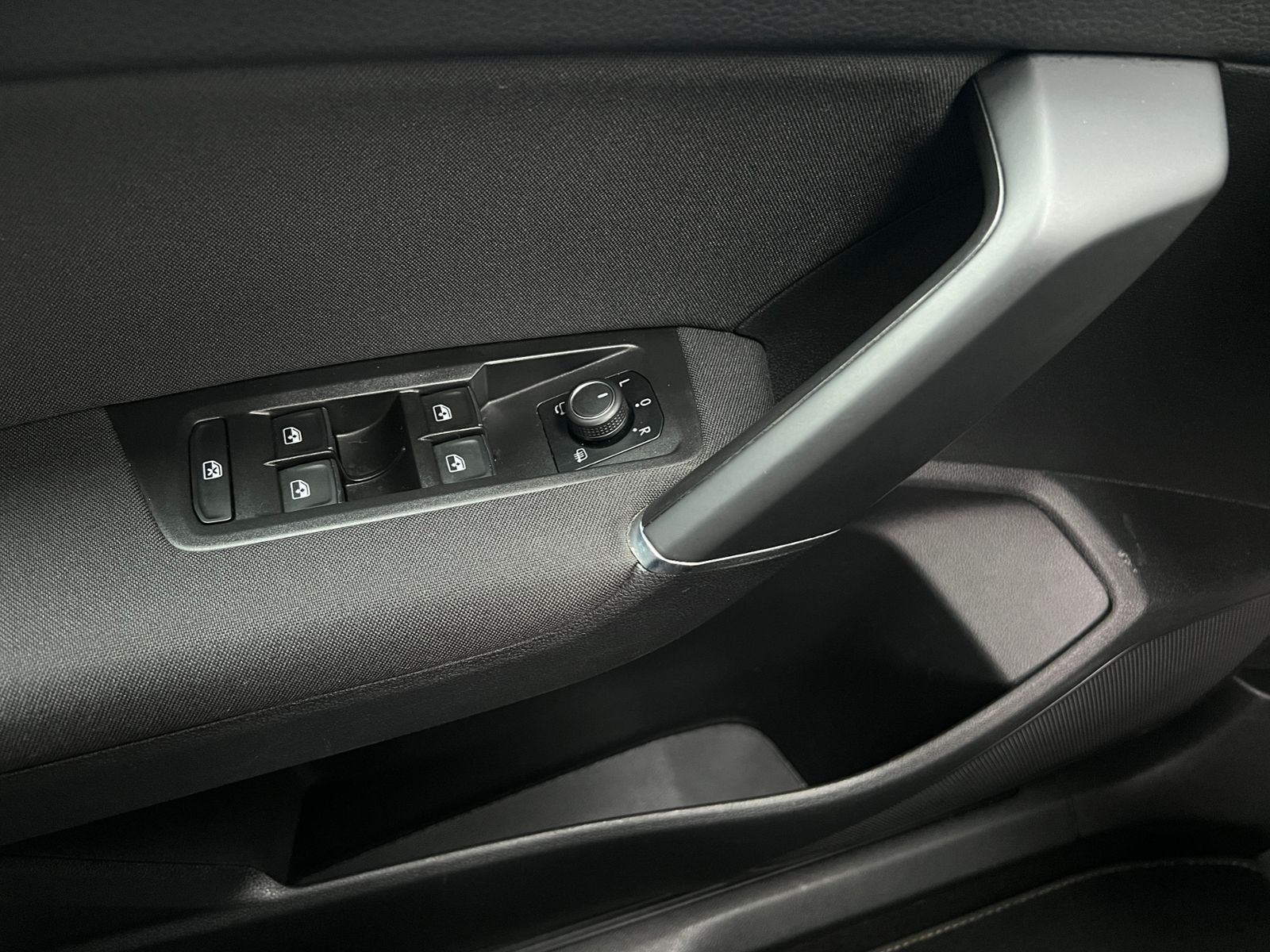 Fahrzeugabbildung Volkswagen Touran JOIN 2.0 TDI DSG *Standheiz,AHK,Navi,ACC*