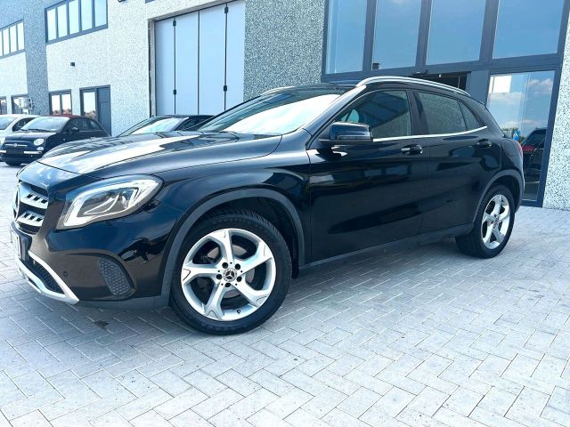 MERCEDES-BENZ Mercedes-benz GLA 200 d Automatic 4Matic Sport P