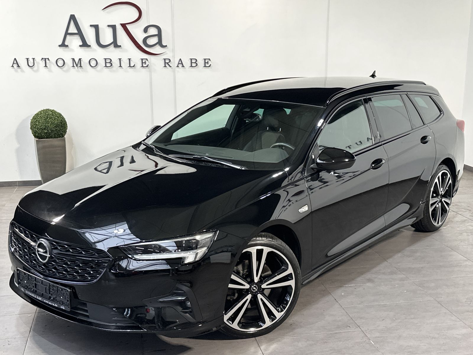 Fahrzeugabbildung Opel Insignia SpT 2.0 D Ultimate OPC+NAV+LED+AHK+20ZO