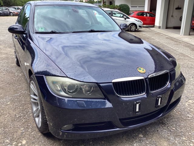 BMW 320i