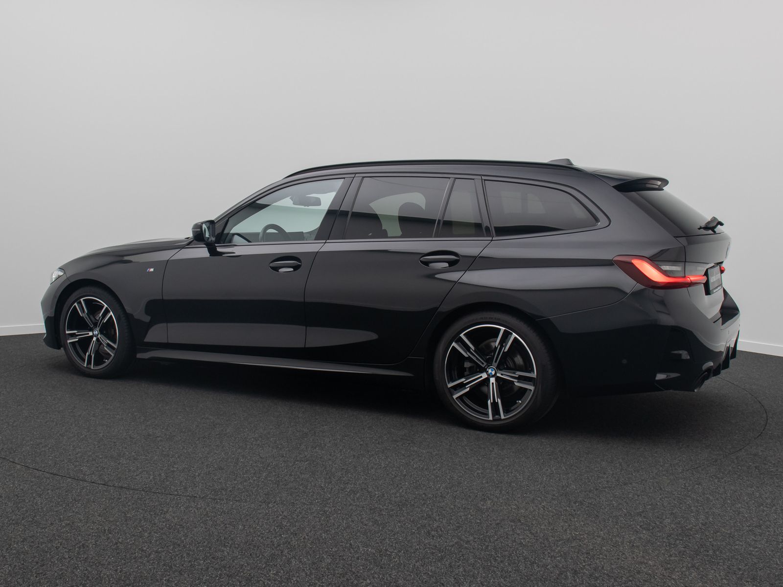 Fahrzeugabbildung BMW 320d MSport Alarm Komfort DAB HiFi Kamera 18Zoll