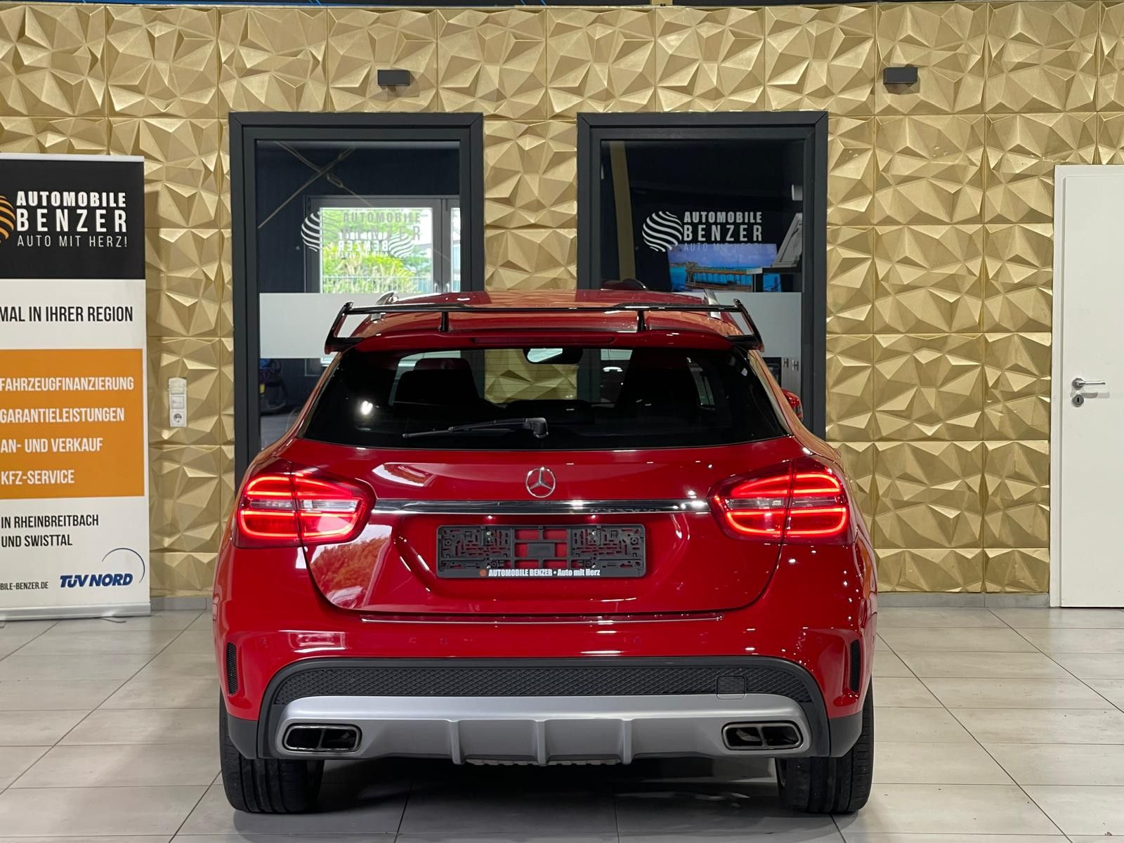 Fahrzeugabbildung Mercedes-Benz GLA 45 AMG 4Matic/KAMERA/ALCANTARA/35000KM